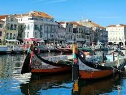 Menikmati Pantai dan Budaya di Portugal: Liburan 2025